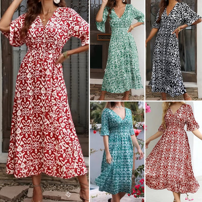 Luźna sukienka w kwiaty z dekoltem w serek