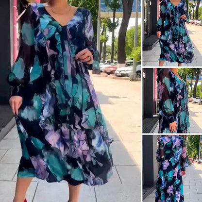 Damska falbaniasta sukienka w kwiaty z dekoltem w serek