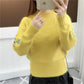 Zimowy sweter z kaszmiru z symetrycznym haftem kwiatowym