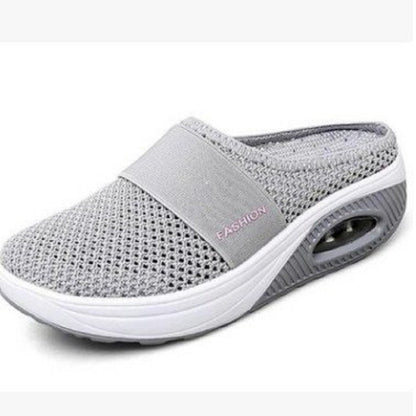 Lässige Mesh-Hausschuhe mit flacher Sohle und schrägem Absatz für Damen