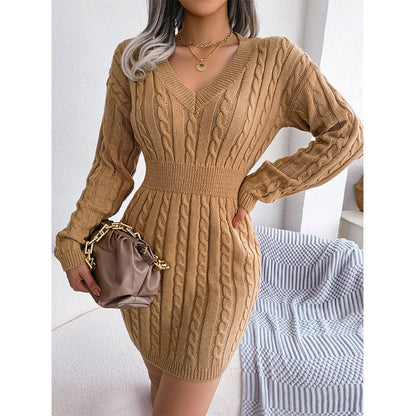 Elegantes Damen-Strickkleid mit Zopfmuster und figurbetontem Schnitt