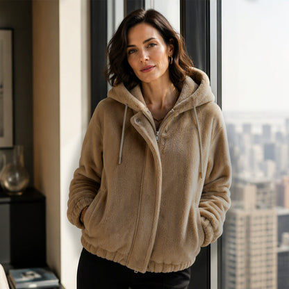 Gemütliche Damen-Winterjacke mit Kapuze
